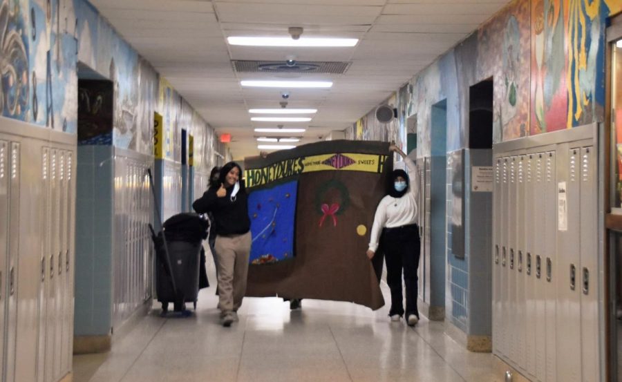 Edison High School students ready for hallway decorating.