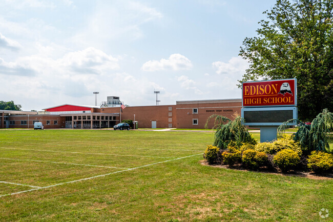 Edison High School welcomes new staff for the 2024-2025 school year. 