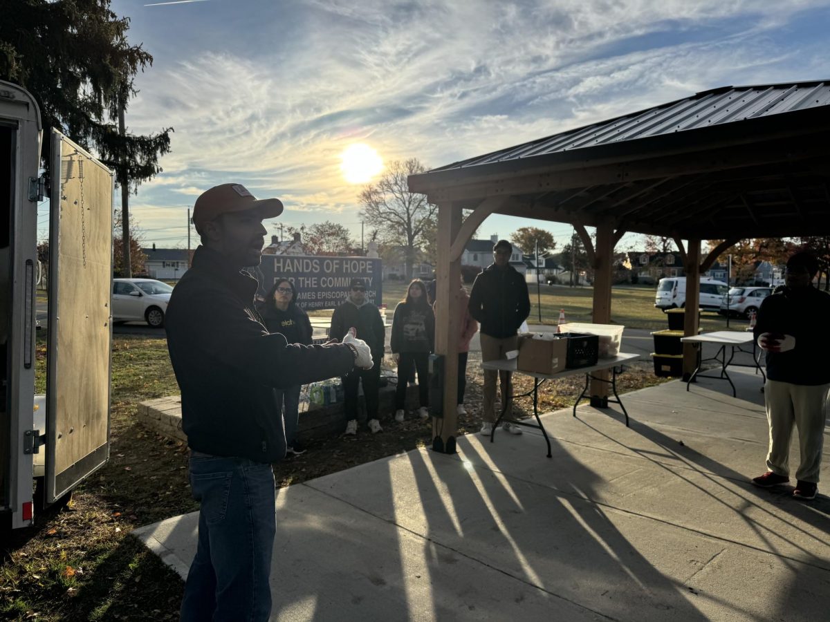 During the November 1st drive, participants and volunteers were given a hands-on overview of how the Hands of Hope food distribution system operates.