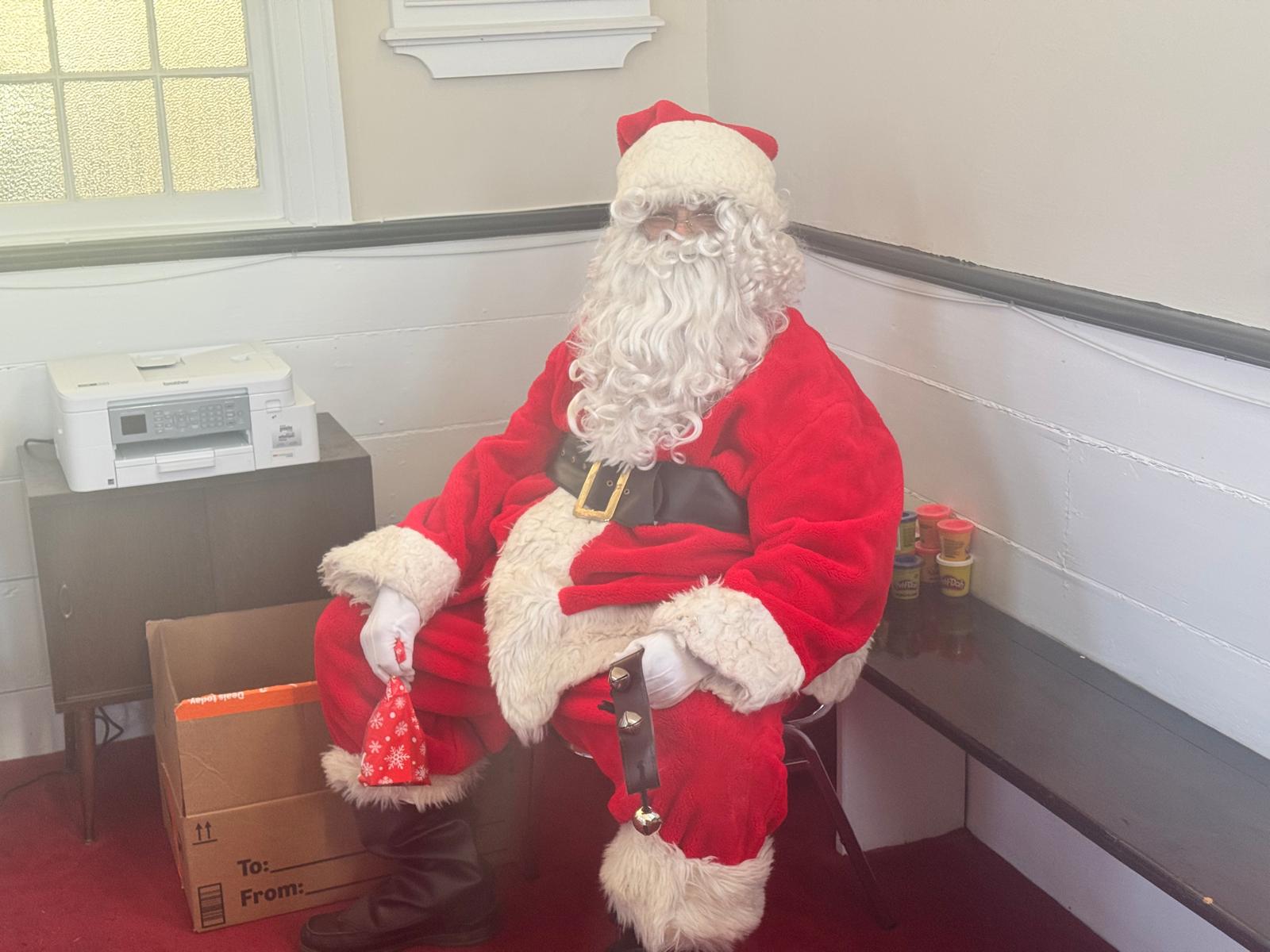 Eagles Spread Holiday Cheer