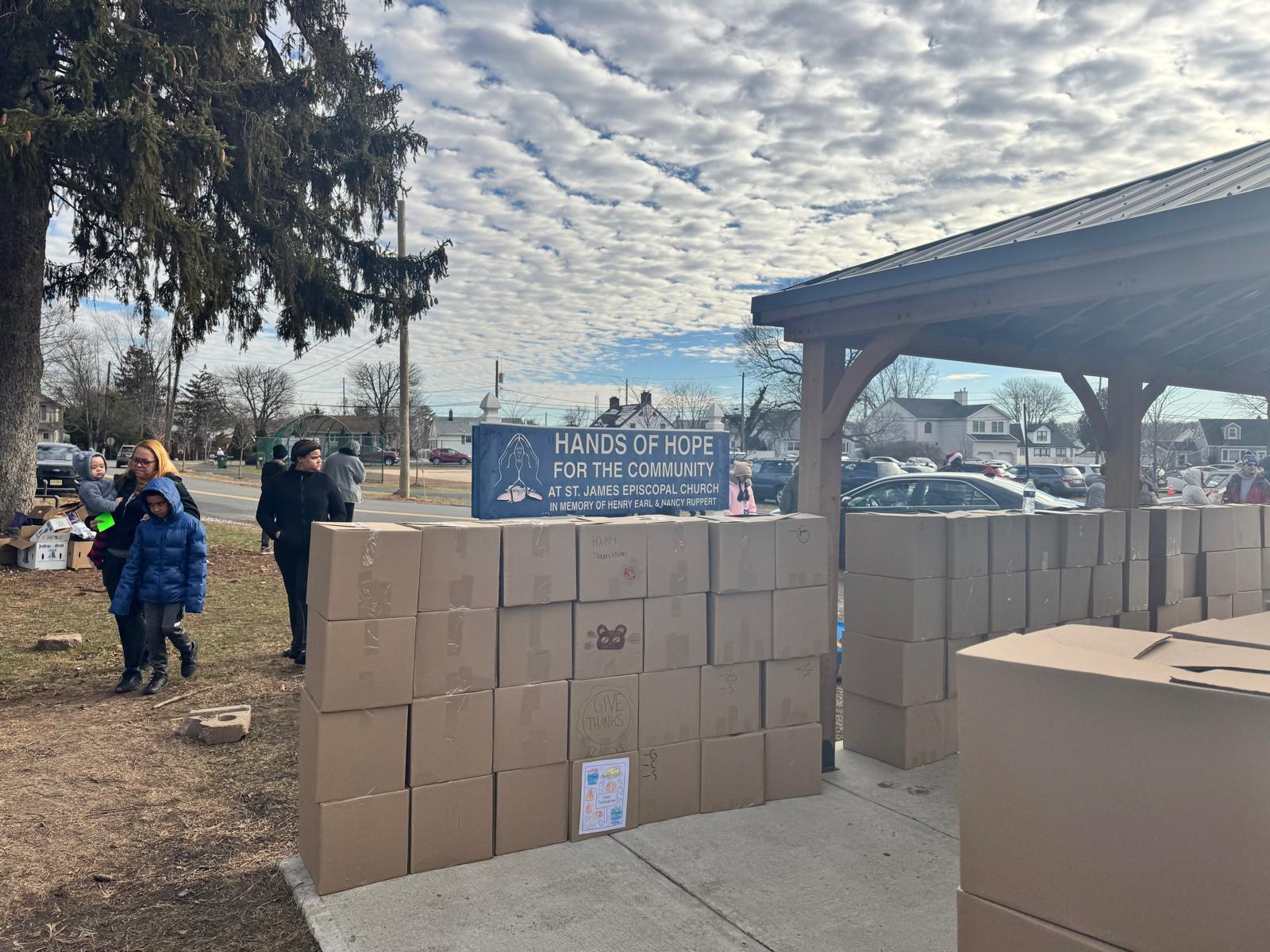Eagles Spread Holiday Cheer