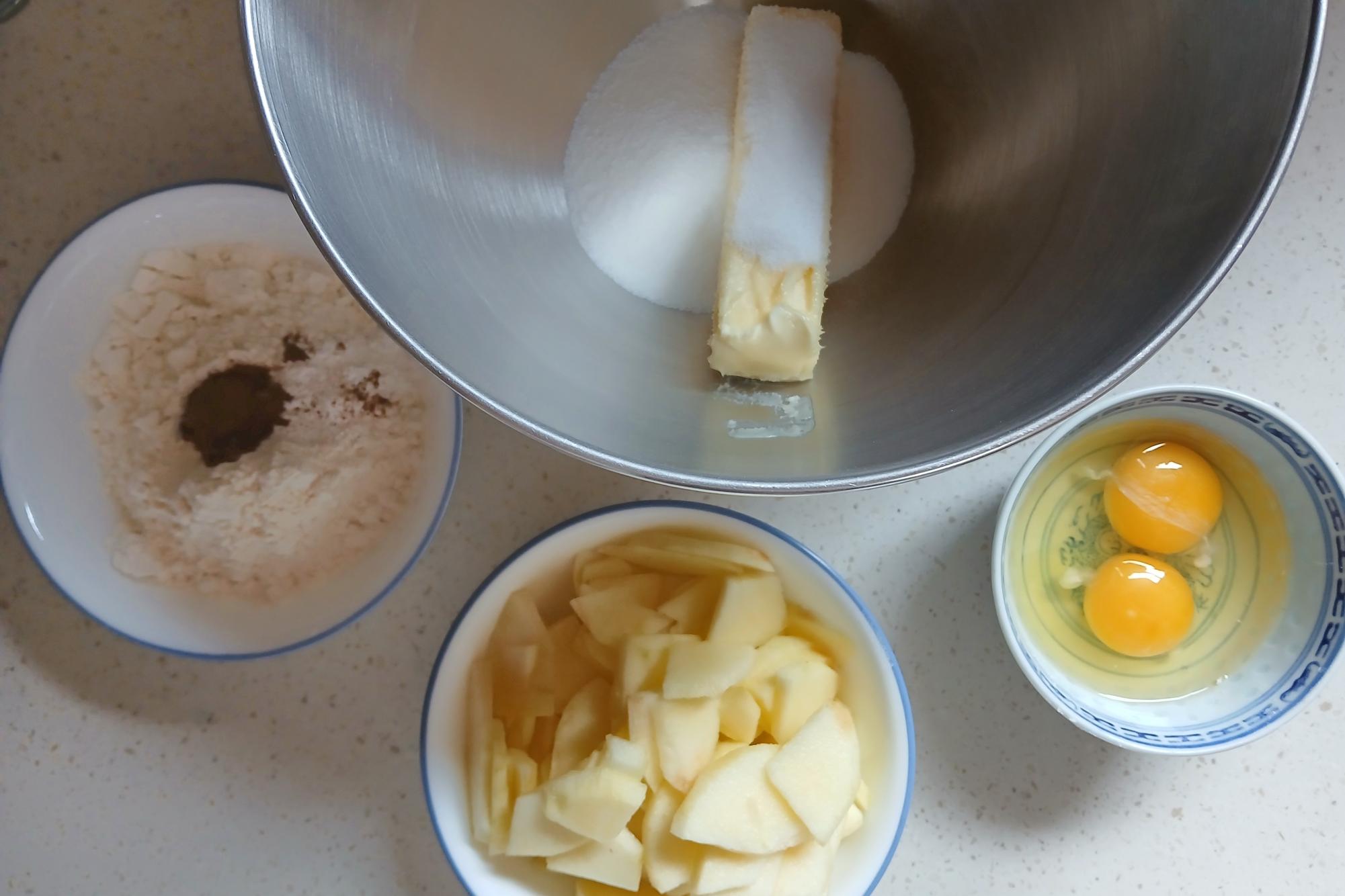 Celebrating St. Patrick's Day With Irish Apple Cakes